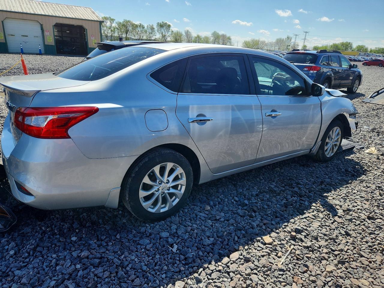 2017 NISSAN SENTRA S photo 3