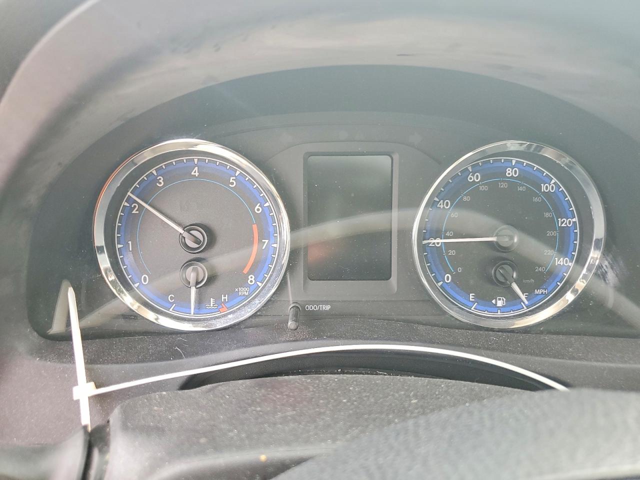 2017 TOYOTA COROLLA LE photo 9