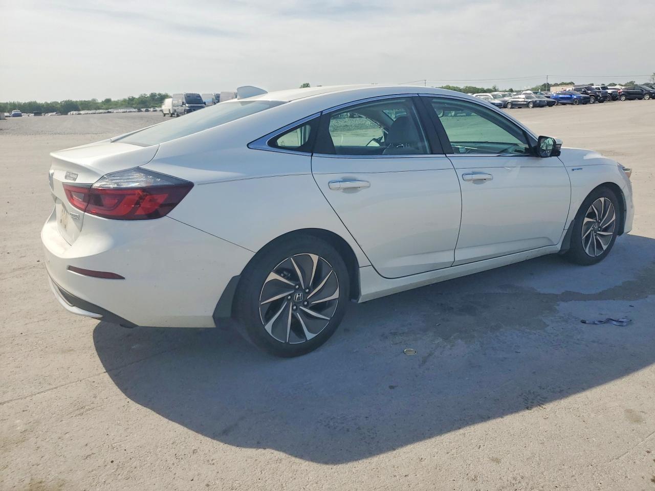 2019 HONDA INSIGHT TOURING photo 3