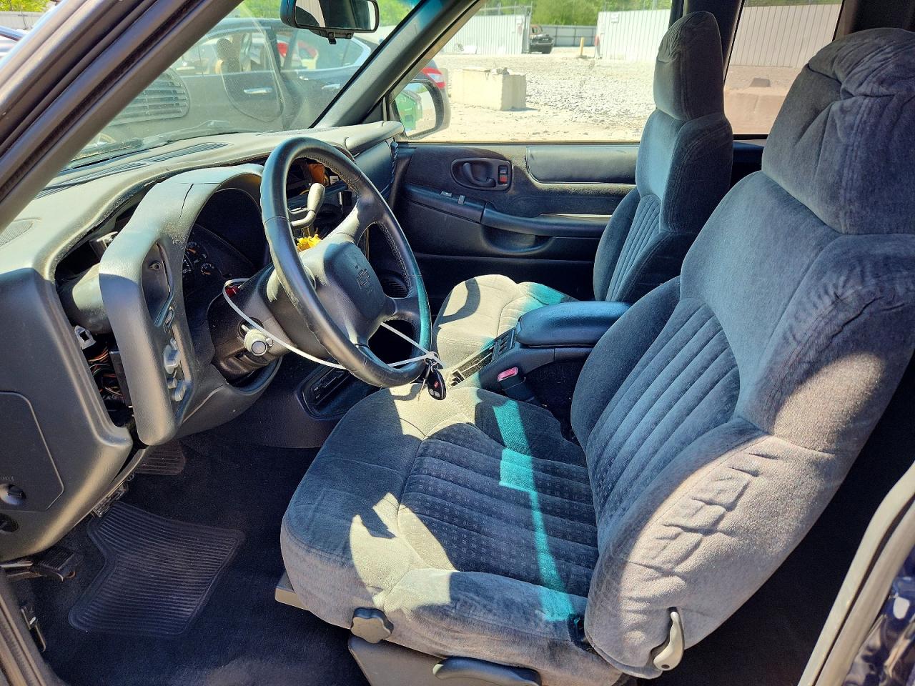 2001 CHEVROLET S TRUCK S10 photo 13