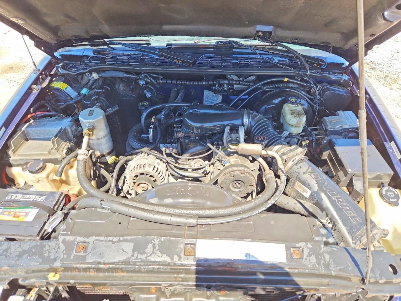 2001 CHEVROLET S TRUCK S10 photo 21
