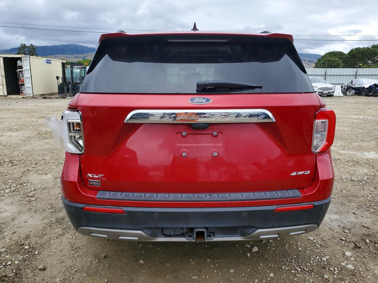 2021 FORD EXPLORER XLT photo 6