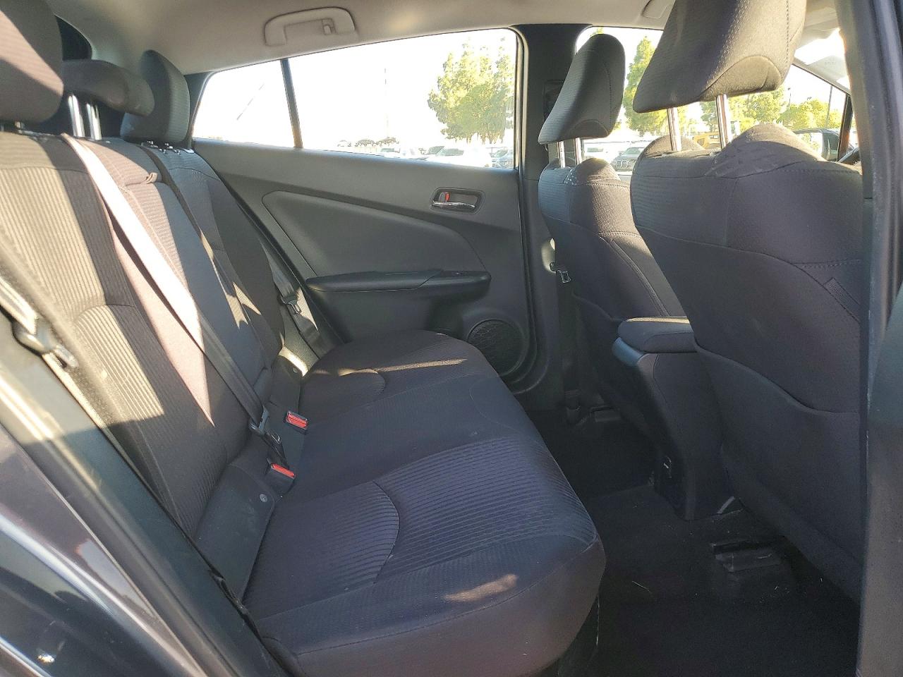 2017 TOYOTA PRIUS THREE photo 19