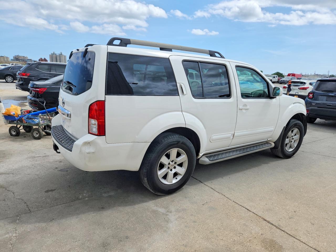 2011 NISSAN PATHFINDER S photo 7