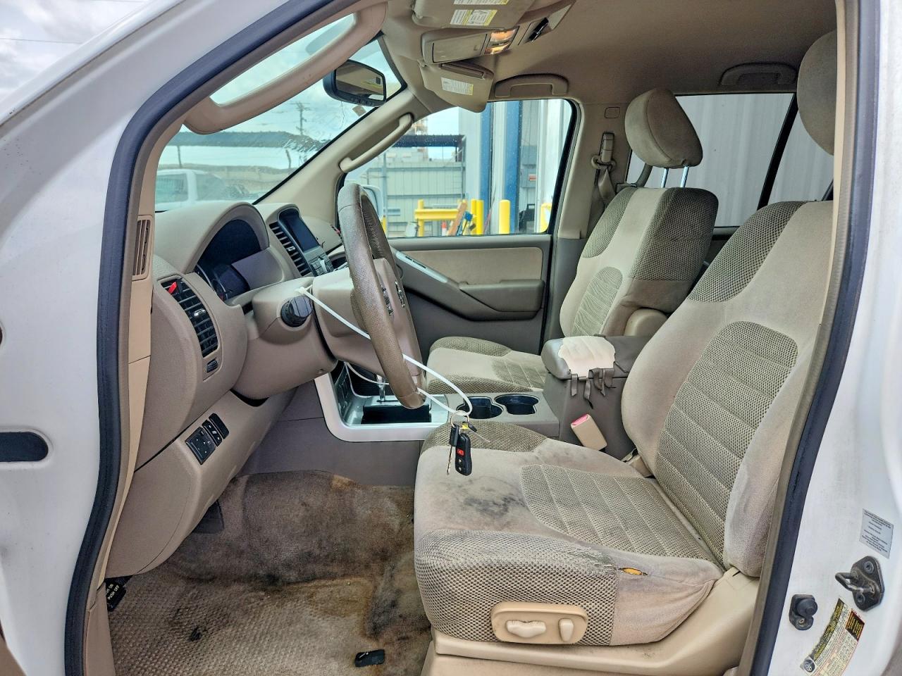 2011 NISSAN PATHFINDER S photo 19
