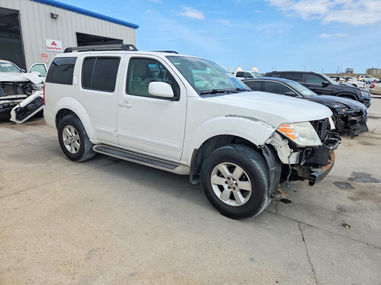 2011 NISSAN PATHFINDER S photo 10