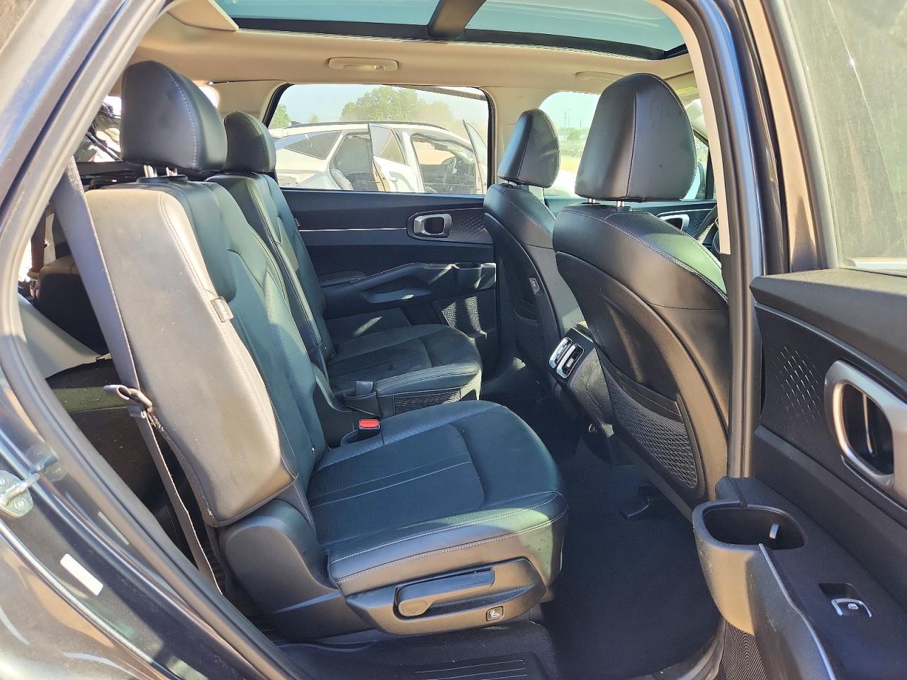 2024 KIA SORENTO EX photo 21