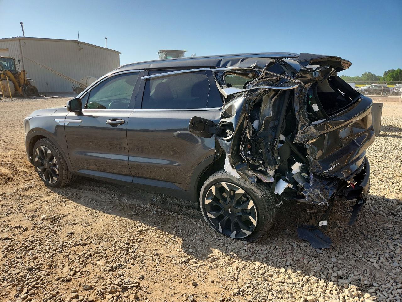 2024 KIA SORENTO EX photo 3