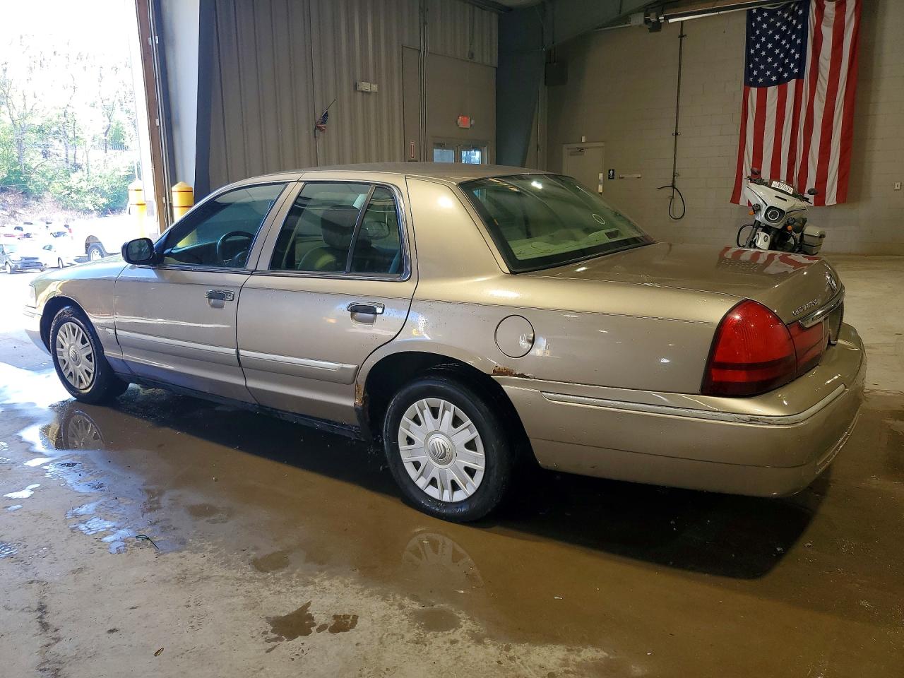 2004 MERCURY GRAND MARQUIS GS photo 3