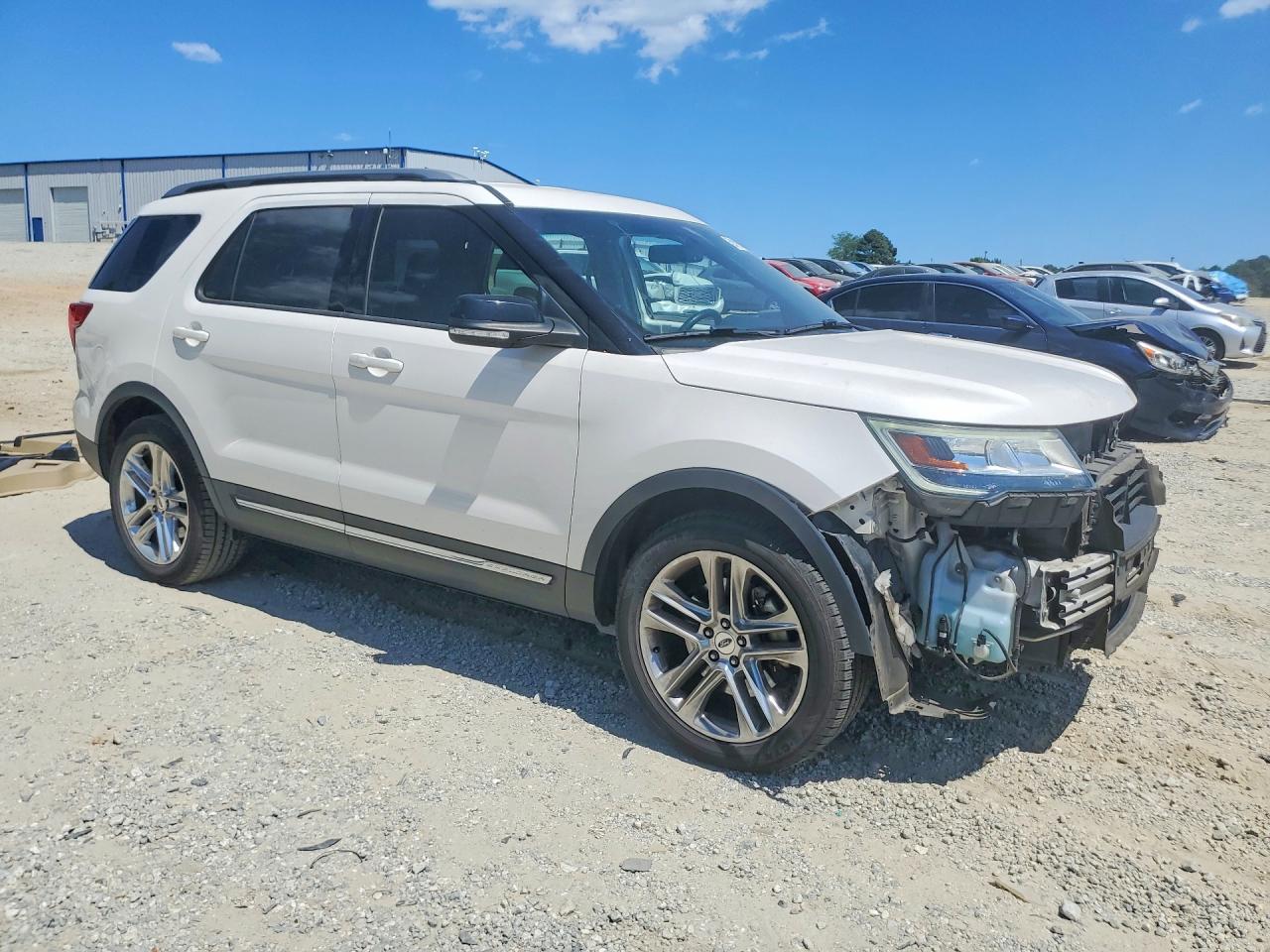 2016 FORD EXPLORER XLT photo 10