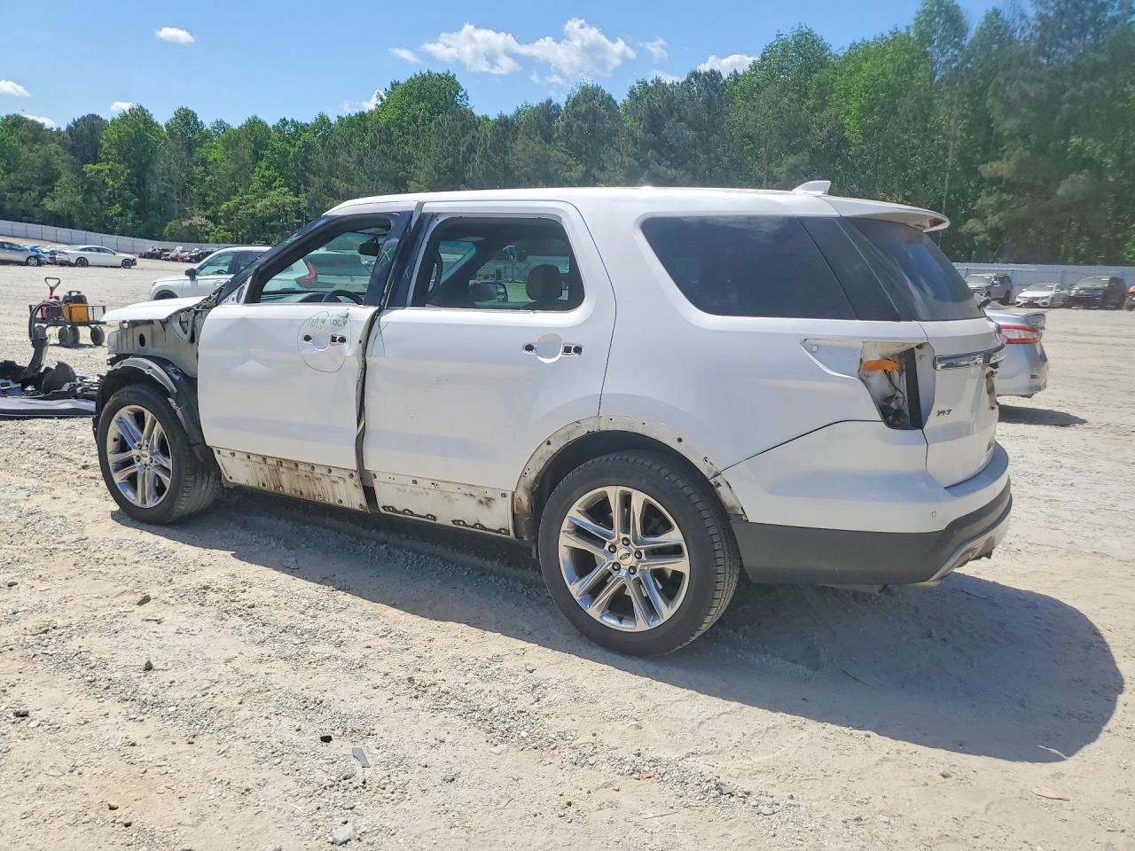 2016 FORD EXPLORER XLT photo 4