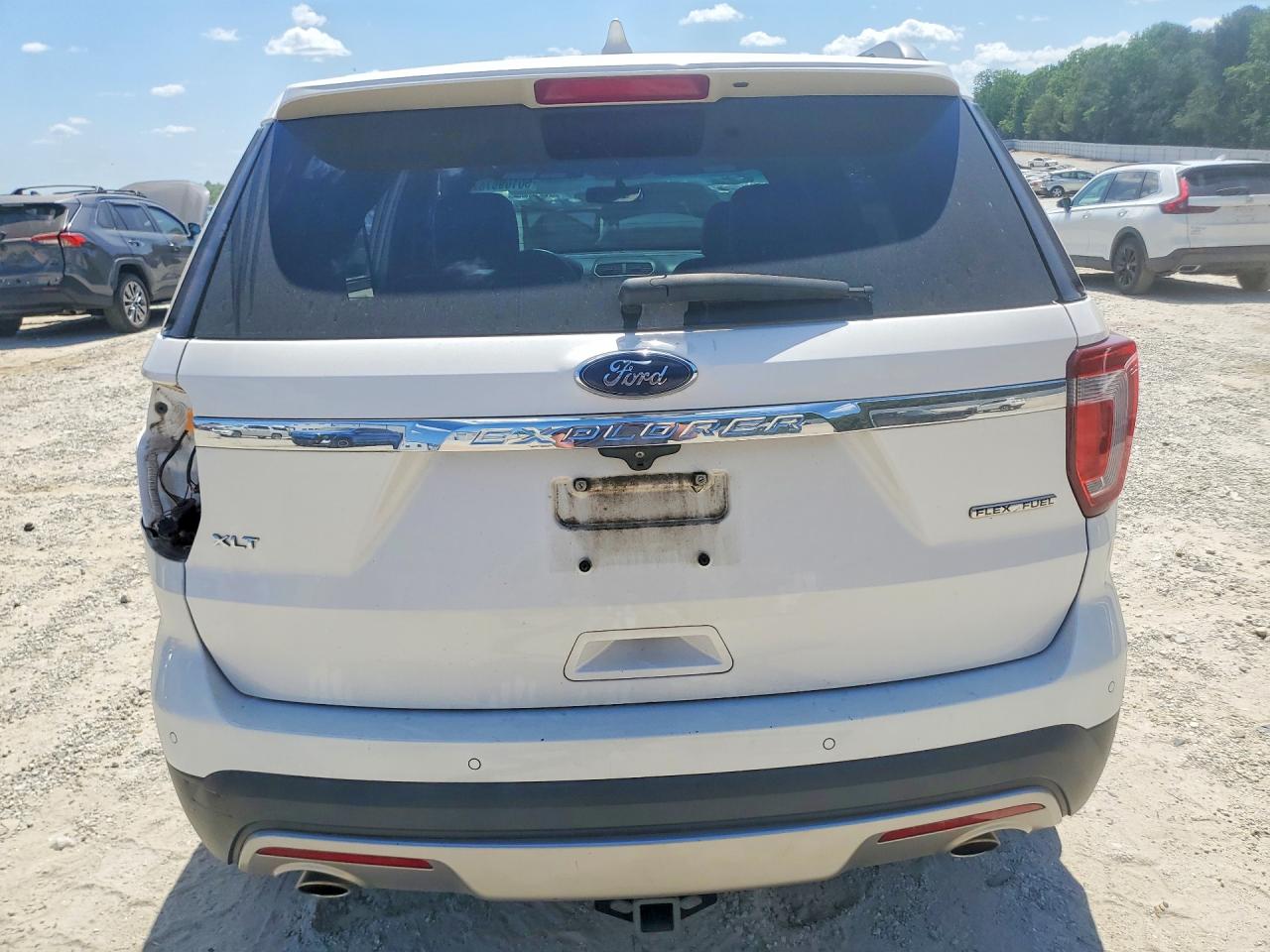 2016 FORD EXPLORER XLT photo 16