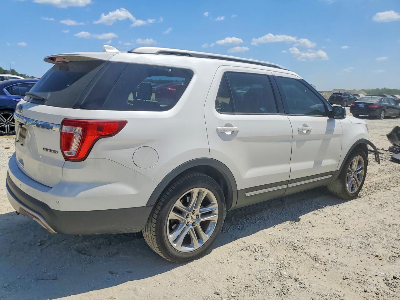 2016 FORD EXPLORER XLT photo 7