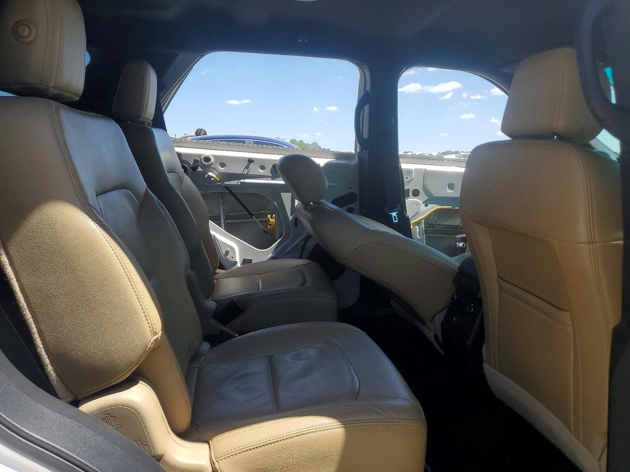 2016 FORD EXPLORER XLT photo 28