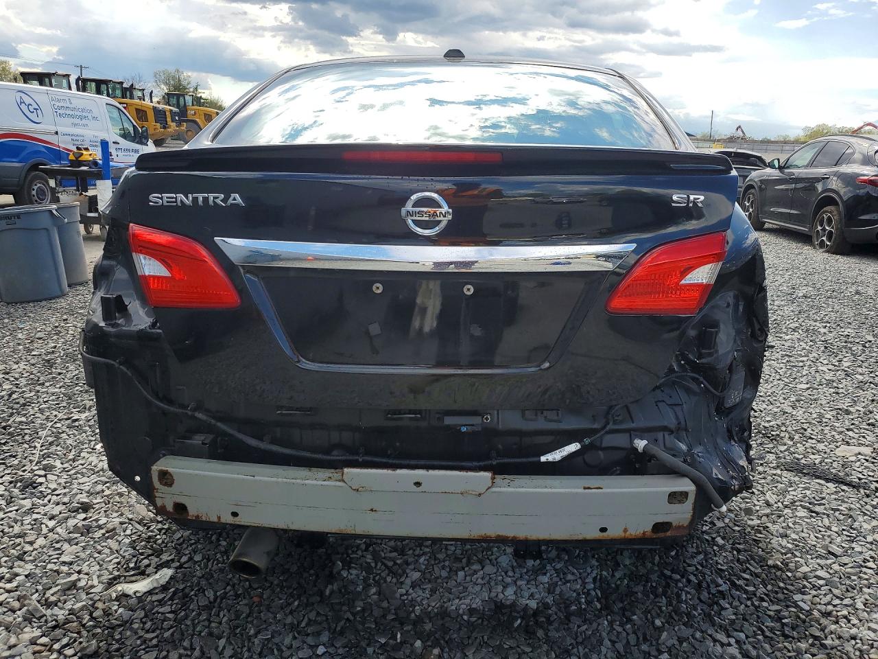 2018 NISSAN SENTRA SR photo 11