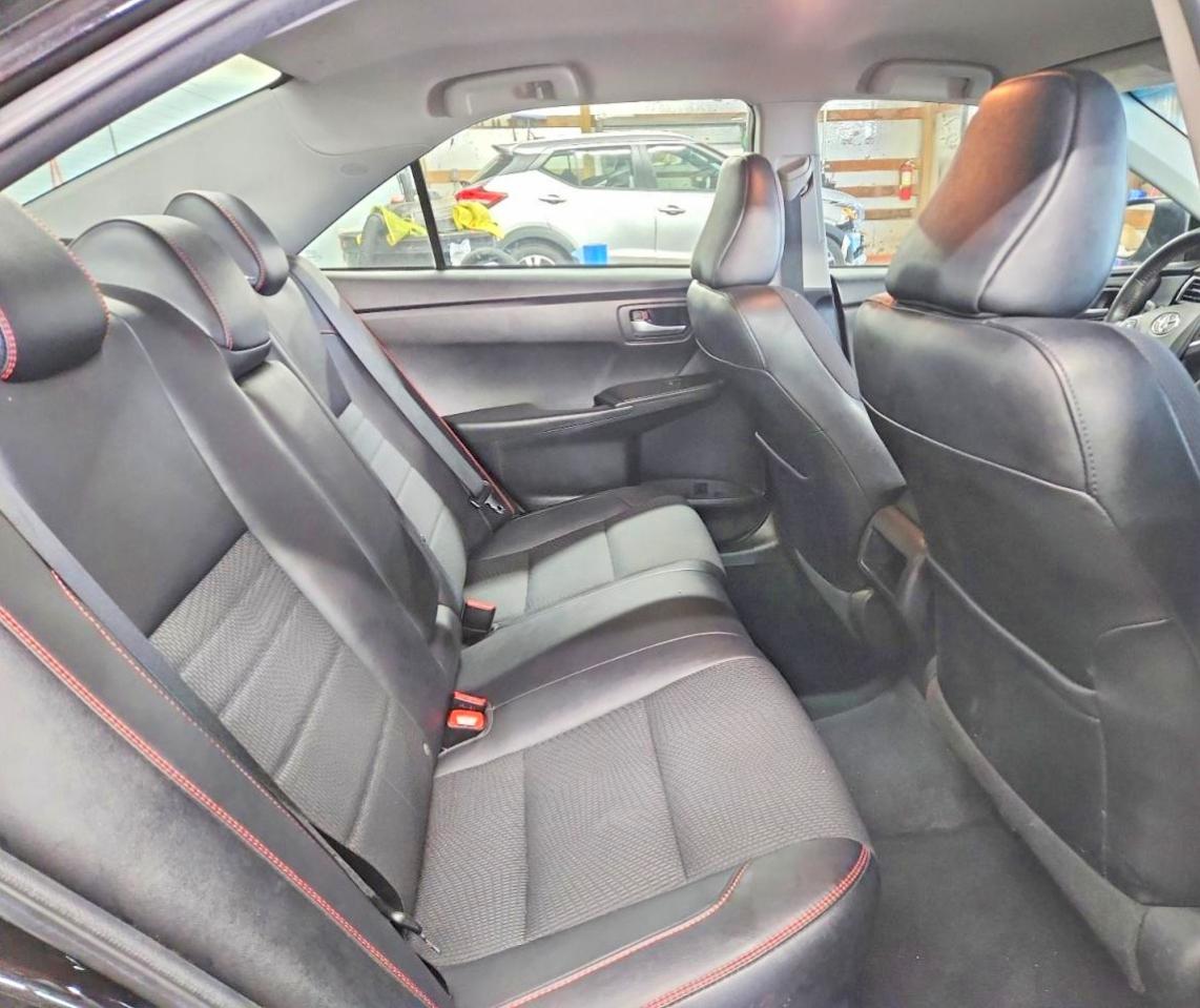 2017 TOYOTA CAMRY SE photo 19