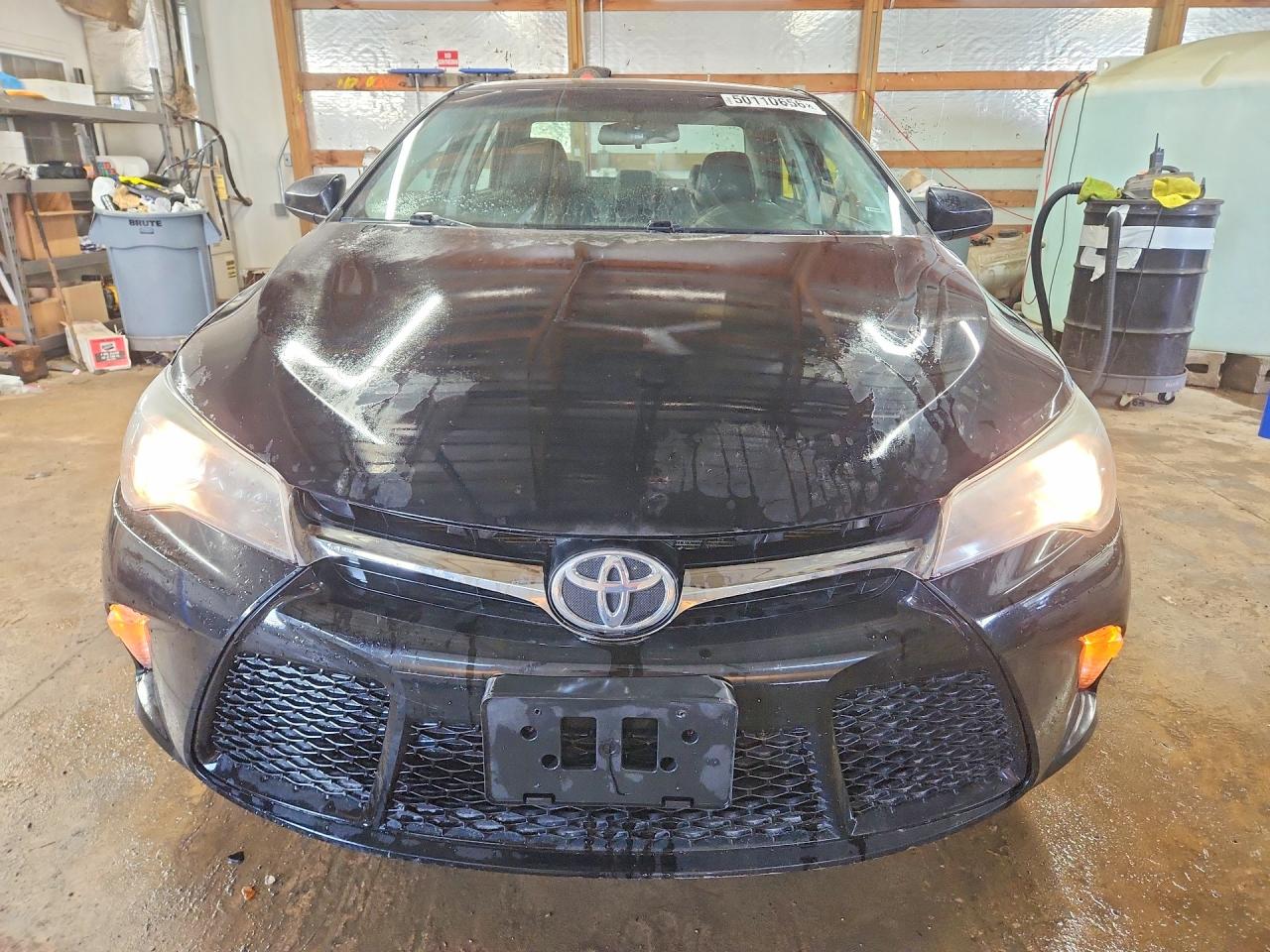 2017 TOYOTA CAMRY SE photo 9