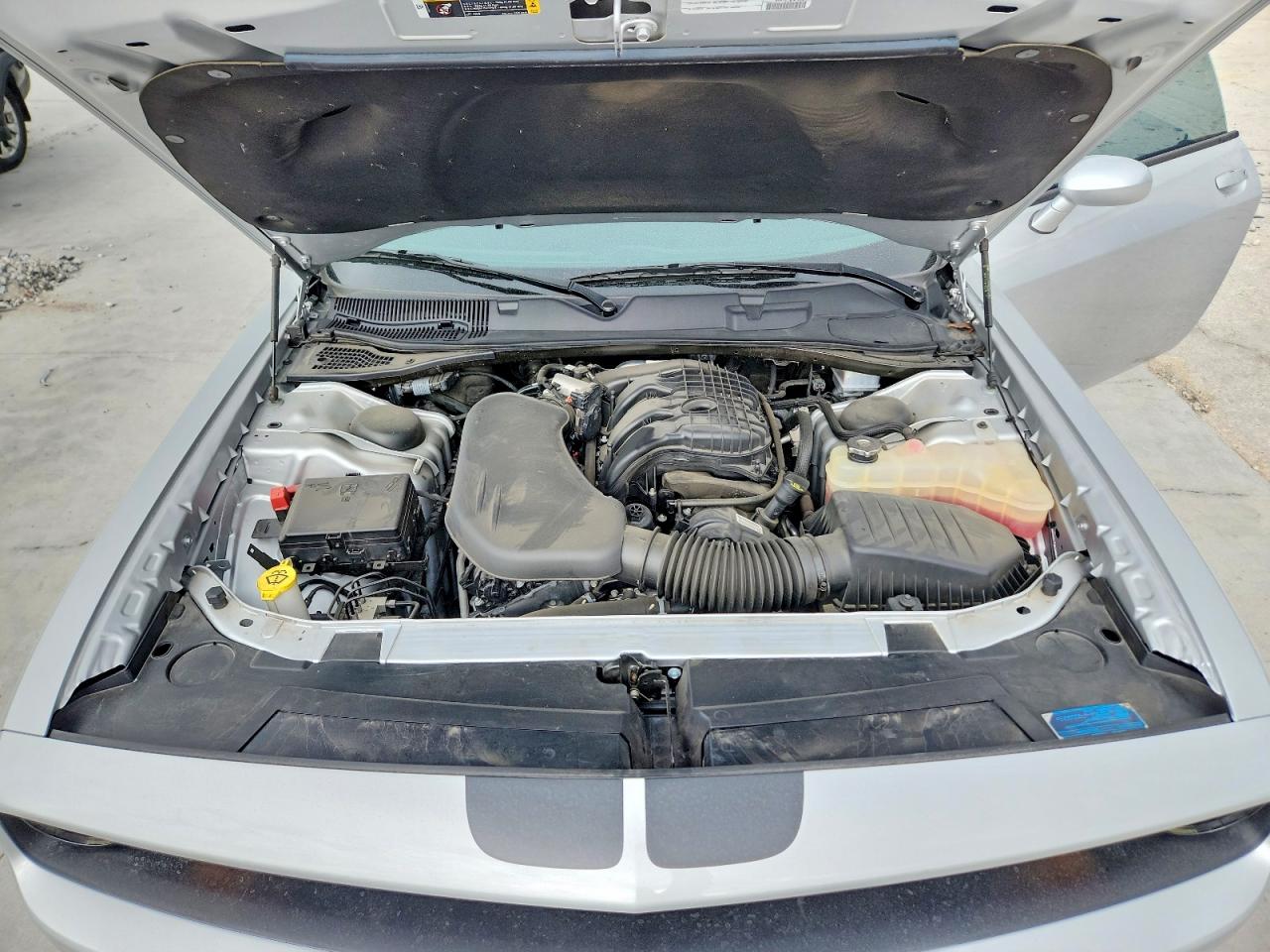 2023 DODGE CHALLENGER SXT photo 31