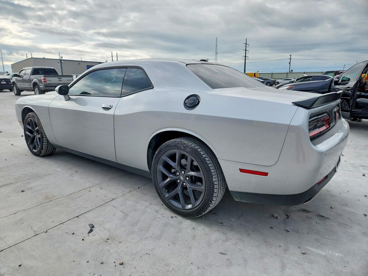 2023 DODGE CHALLENGER SXT photo 4