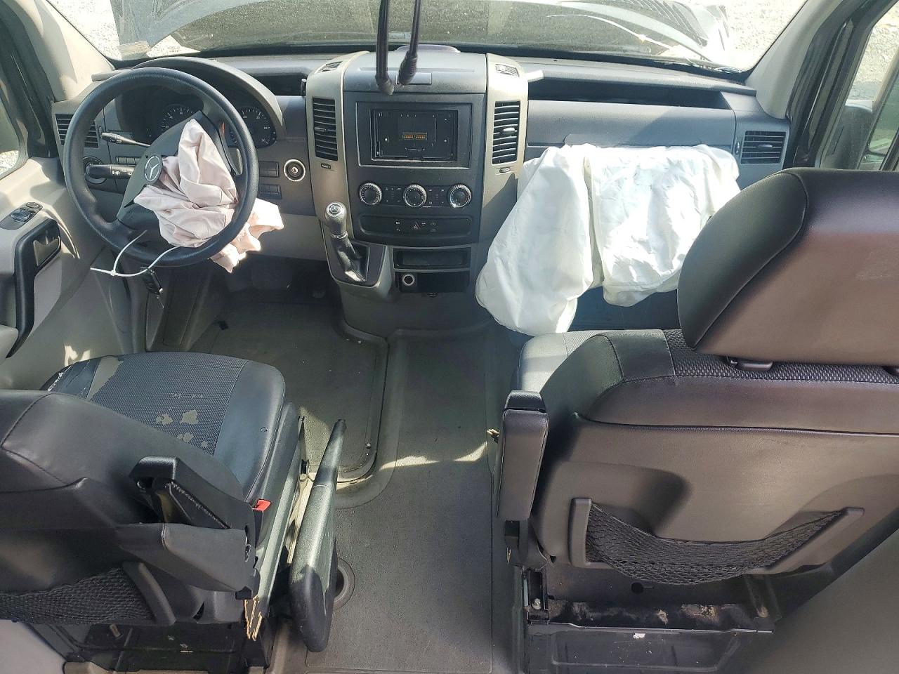 2015 MERCEDES-BENZ SPRINTER 2500 photo 22