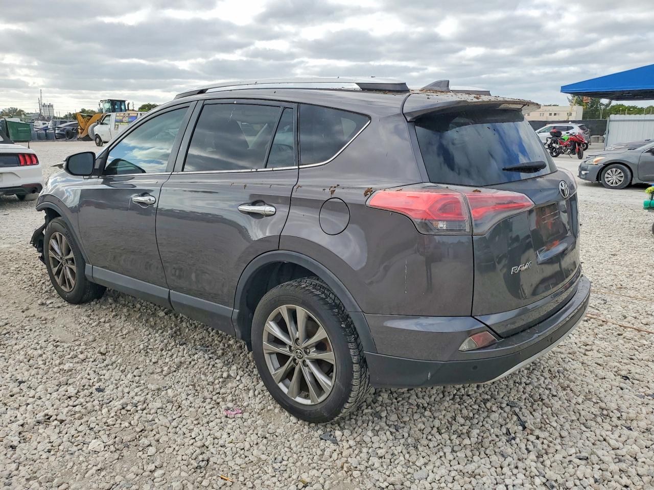 2016 TOYOTA RAV4 LIMITED photo 2