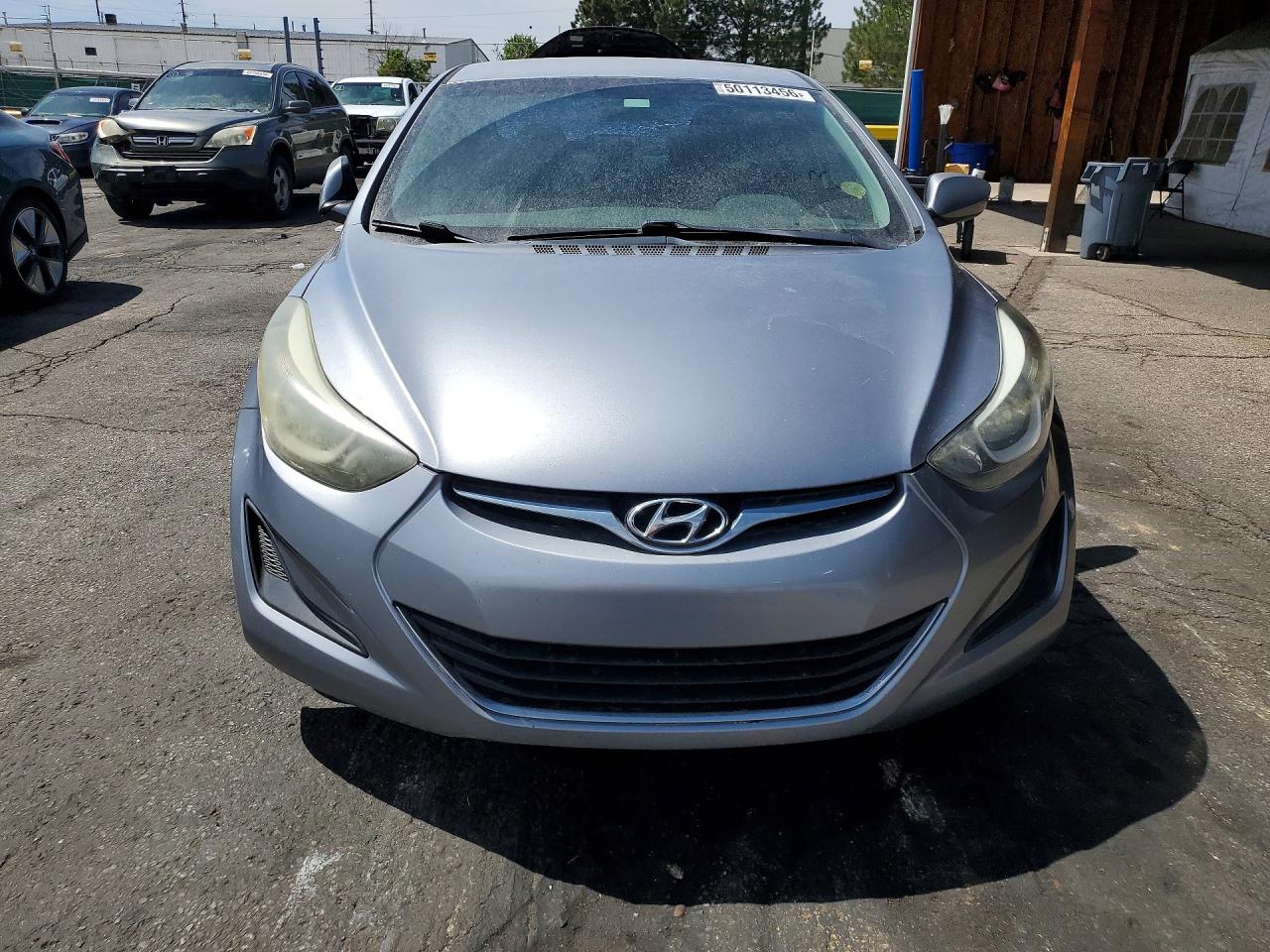 2015 HYUNDAI ELANTRA SE photo 9
