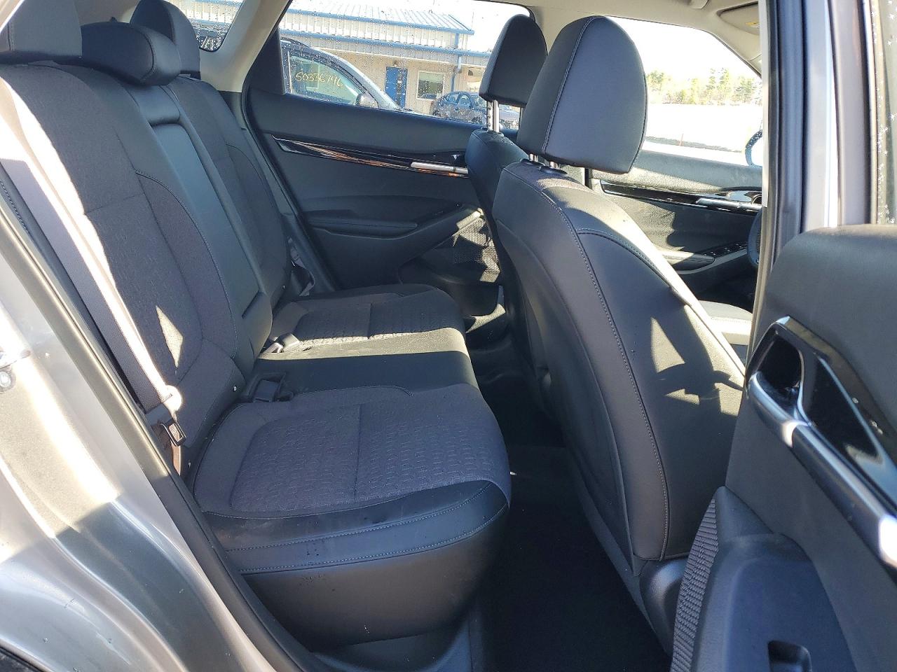 2025 KIA SELTOS S photo 19