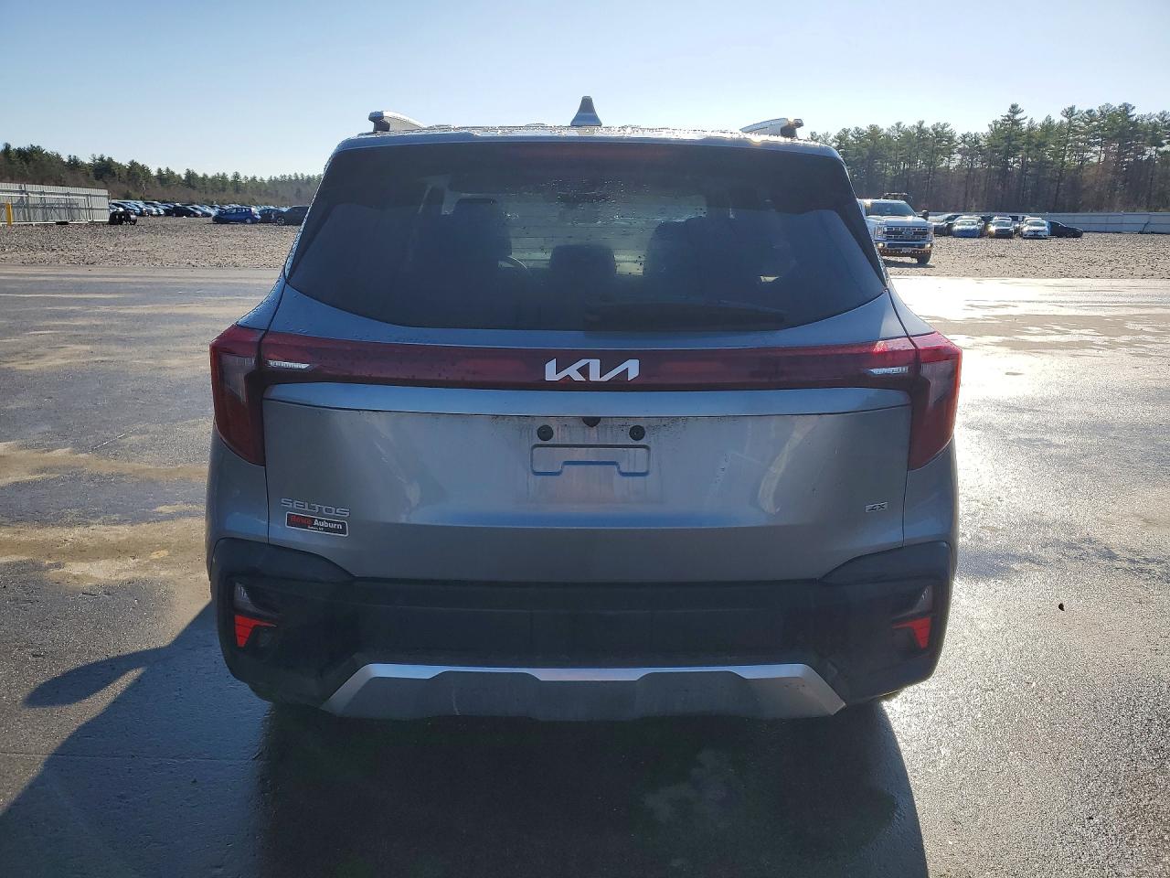 2025 KIA SELTOS S photo 11