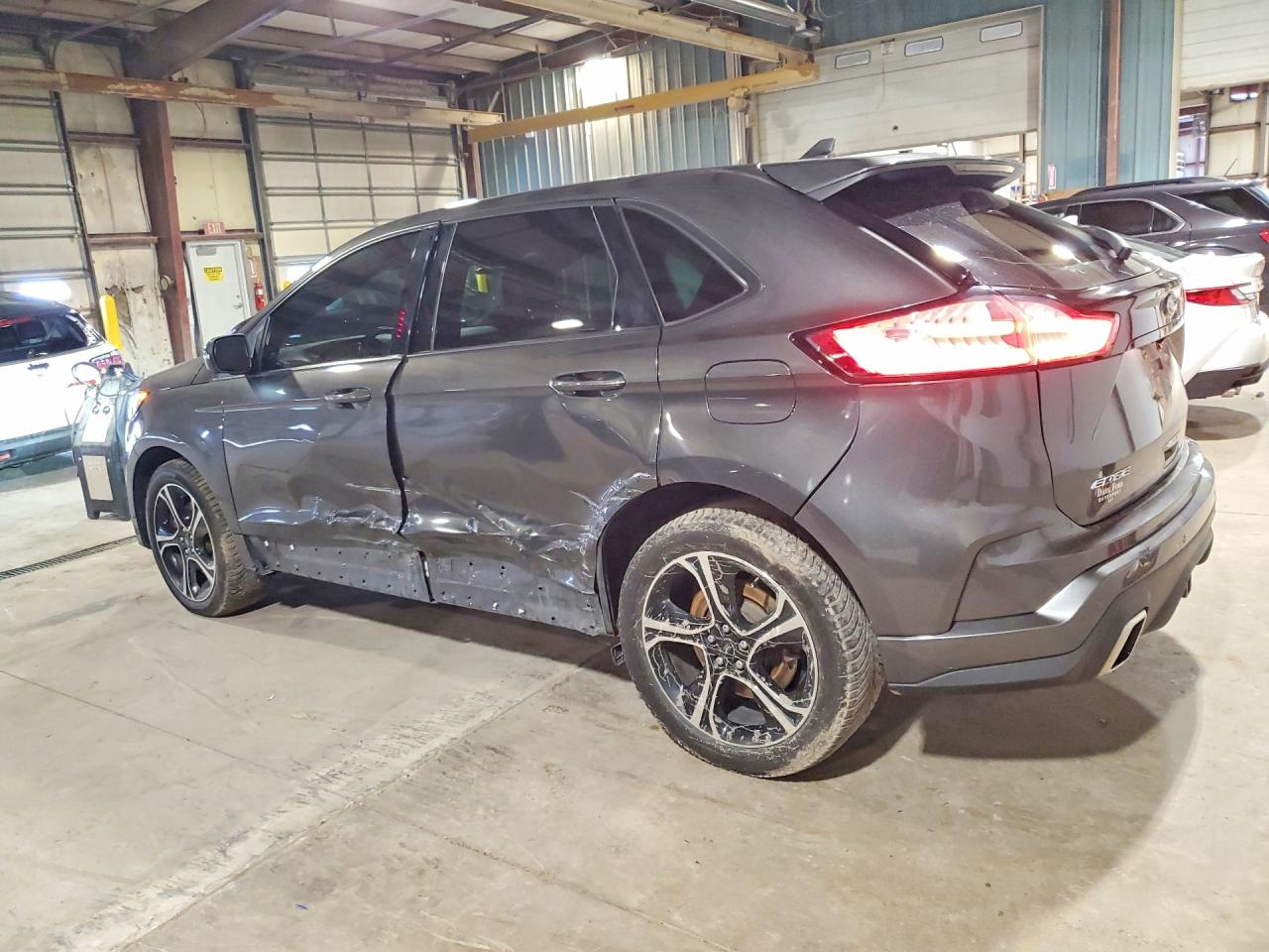 2019 FORD EDGE ST photo 3