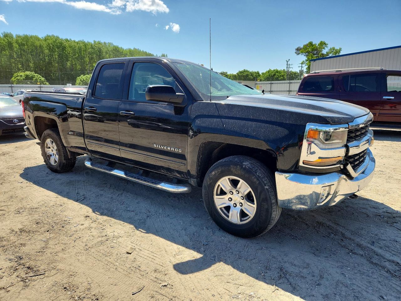 2017 CHEVROLET SILVERADO K1500 LT photo 10