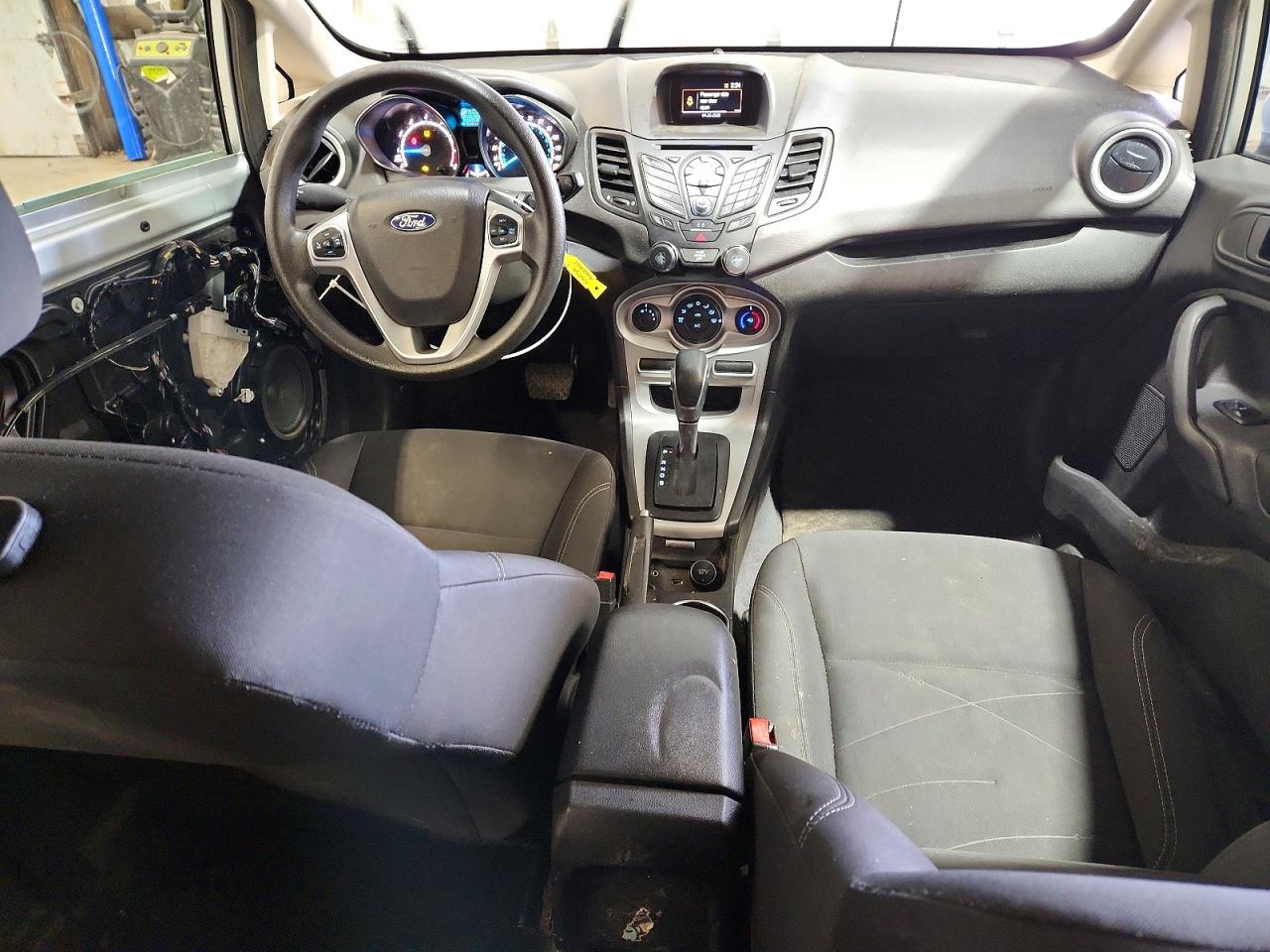 2019 FORD FIESTA SE photo 22