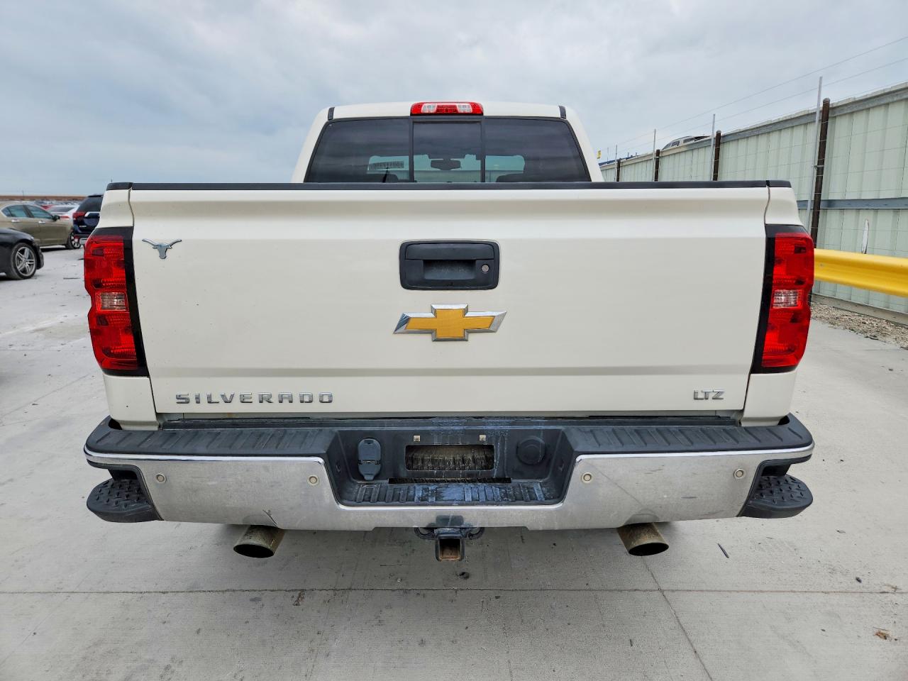 2015 CHEVROLET SILVERADO K1500 LTZ photo 11