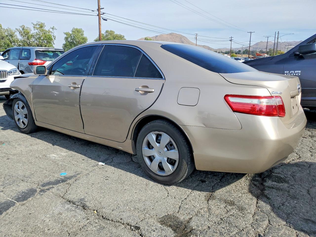 2009 TOYOTA CAMRY LE photo 4