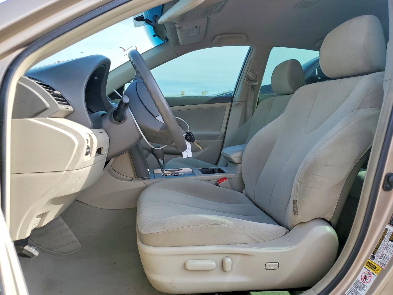 2009 TOYOTA CAMRY LE photo 19