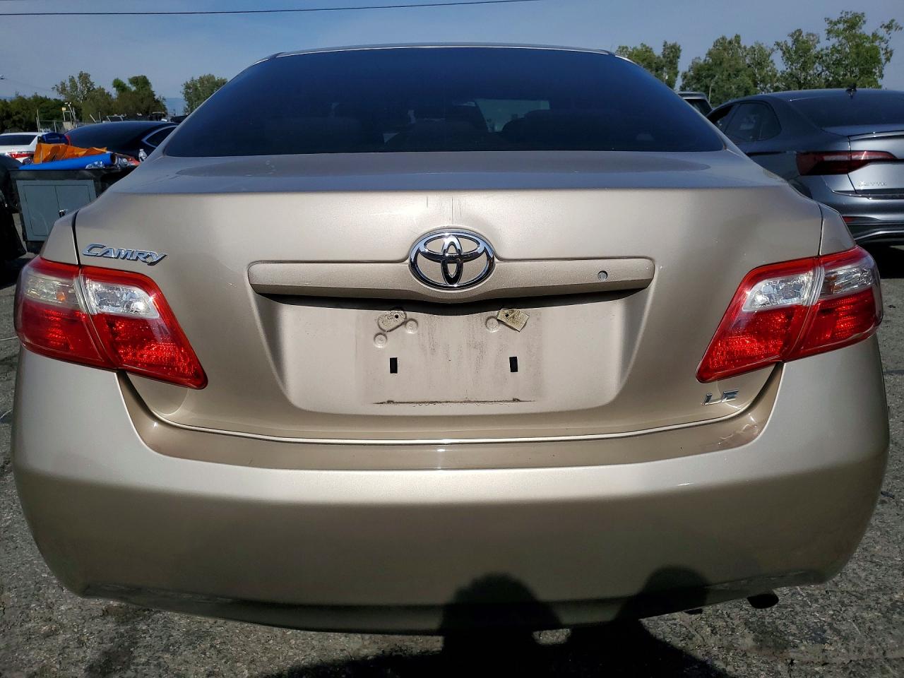 2009 TOYOTA CAMRY LE photo 16
