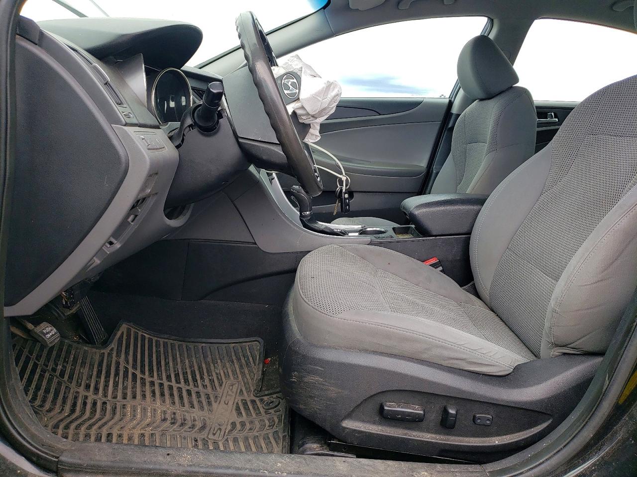2013 HYUNDAI SONATA GLS photo 13