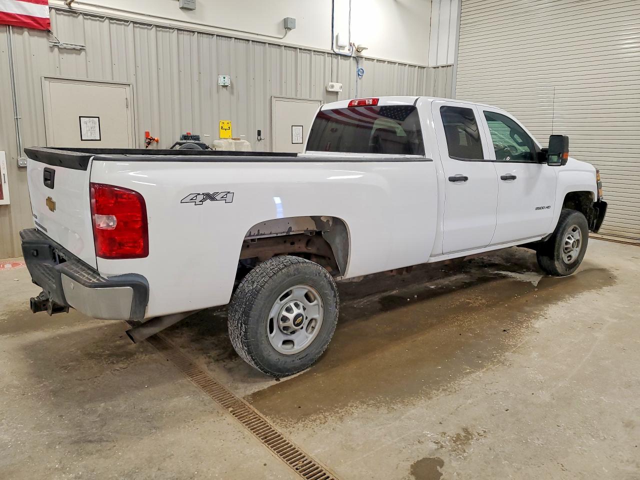 2015 CHEVROLET SILVERADO K2500 HEAVY DUTY photo 3