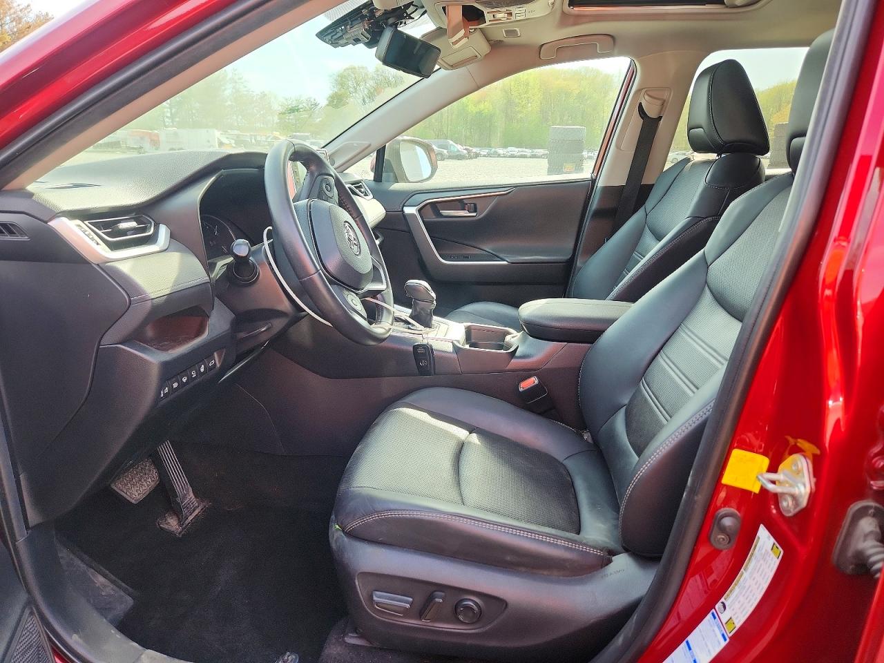 2019 TOYOTA RAV4 LIMITED photo 13