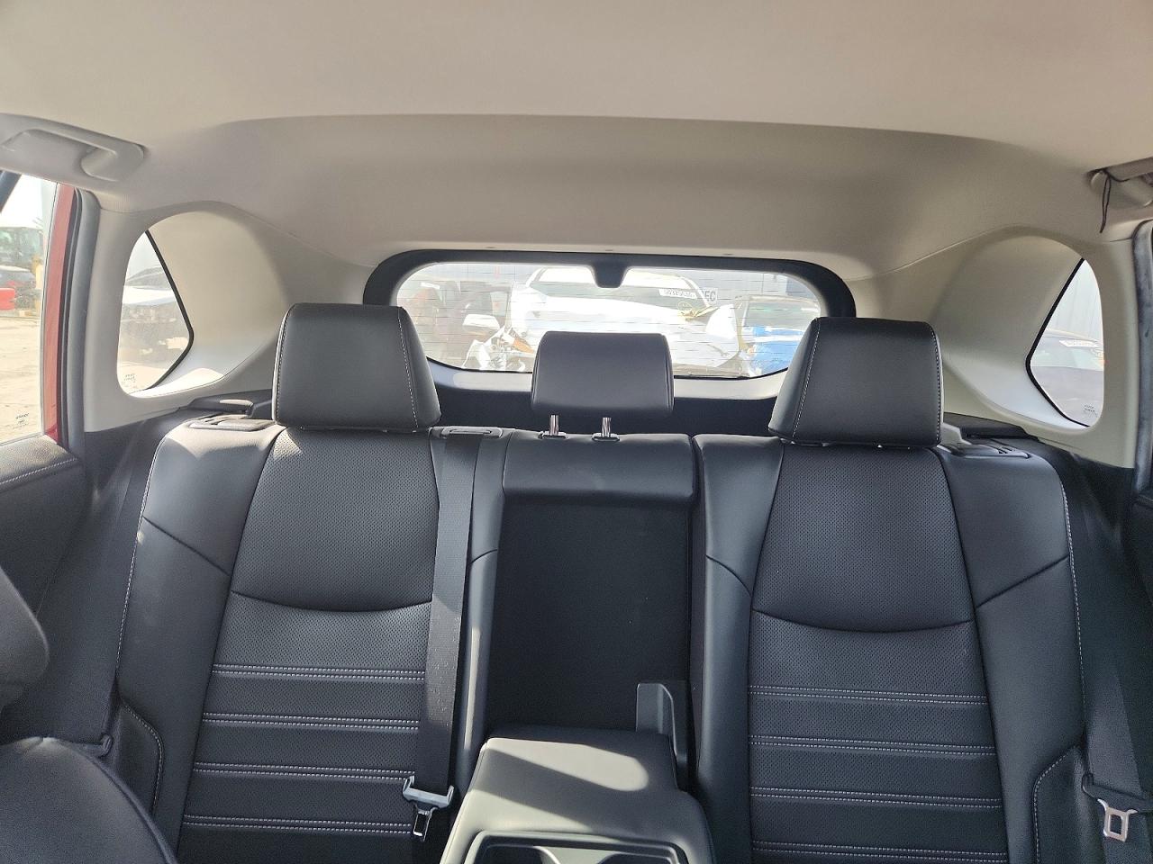 2019 TOYOTA RAV4 LIMITED photo 19