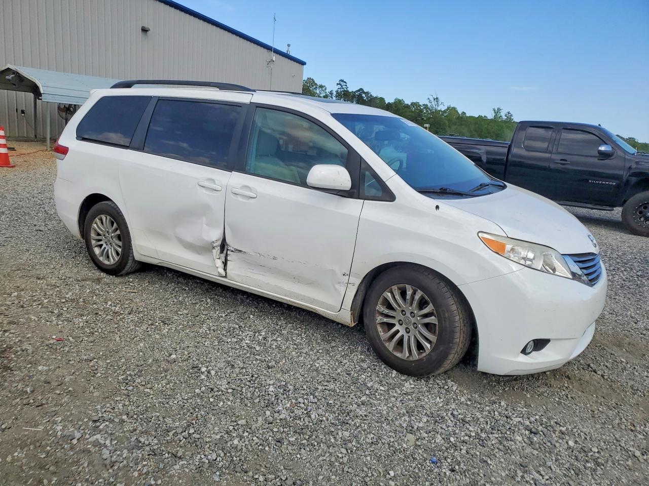 2013 TOYOTA SIENNA XLE 8-PASSENGER photo 10