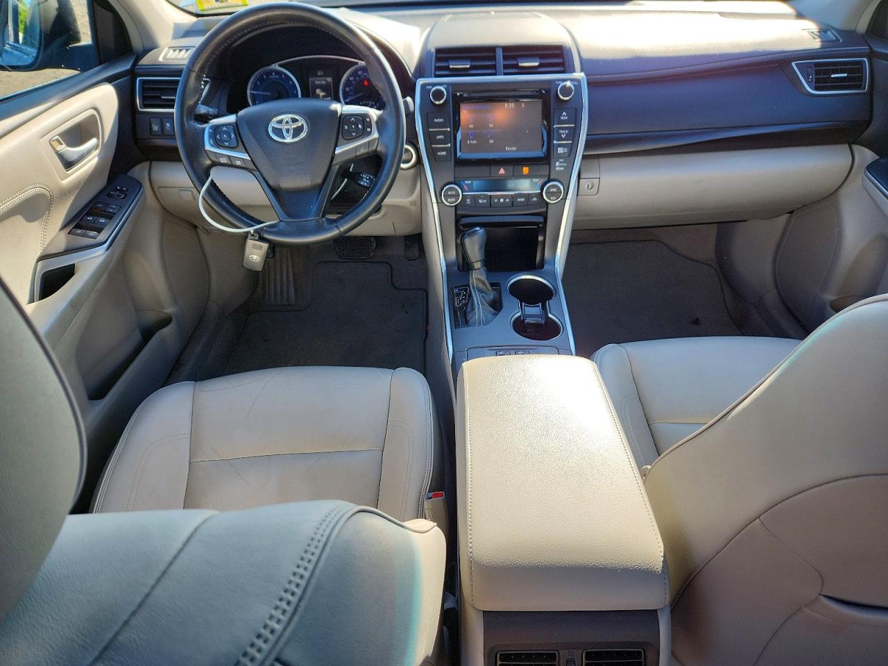 2015 TOYOTA CAMRY XLE photo 8
