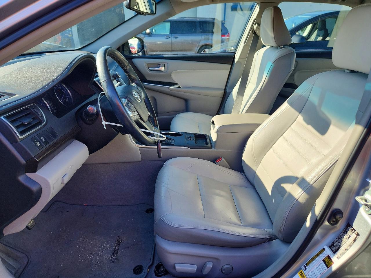 2015 TOYOTA CAMRY XLE photo 7