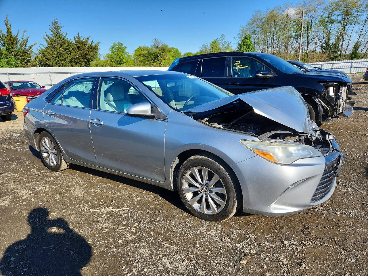 2015 TOYOTA CAMRY XLE photo 4