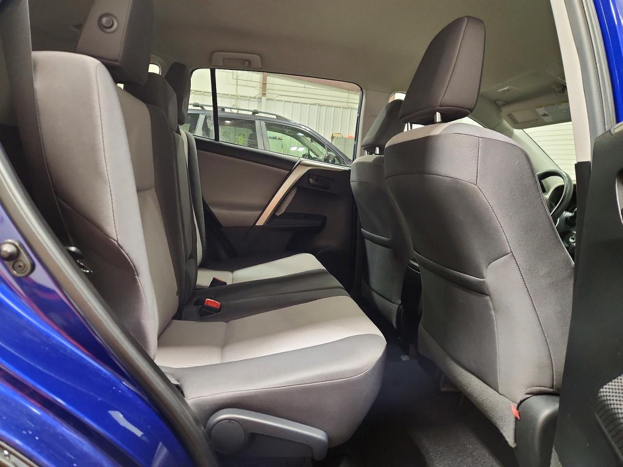 2015 TOYOTA RAV4 LE photo 21