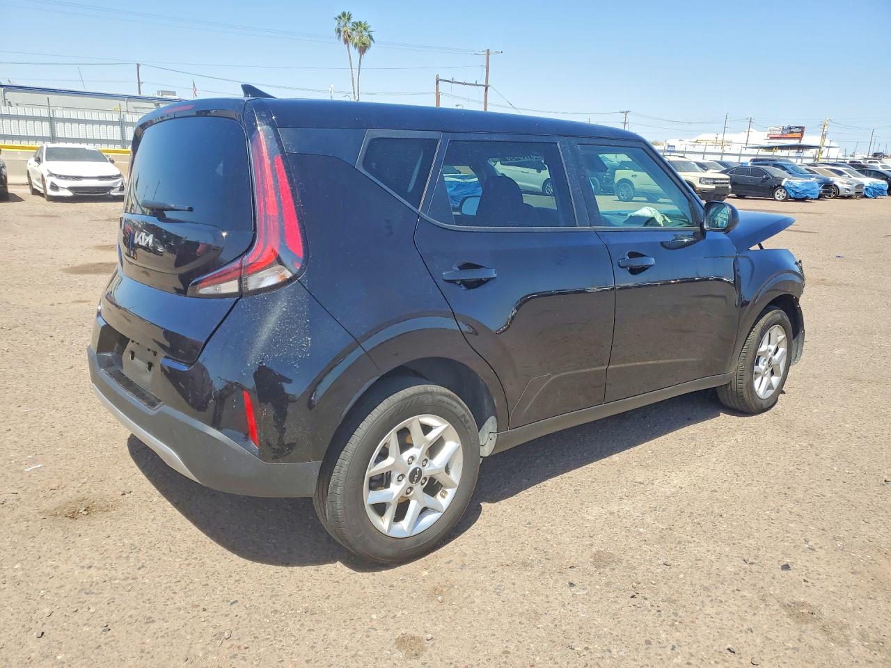 2025 KIA SOUL LX photo 3