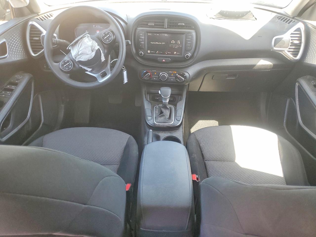 2025 KIA SOUL LX photo 8