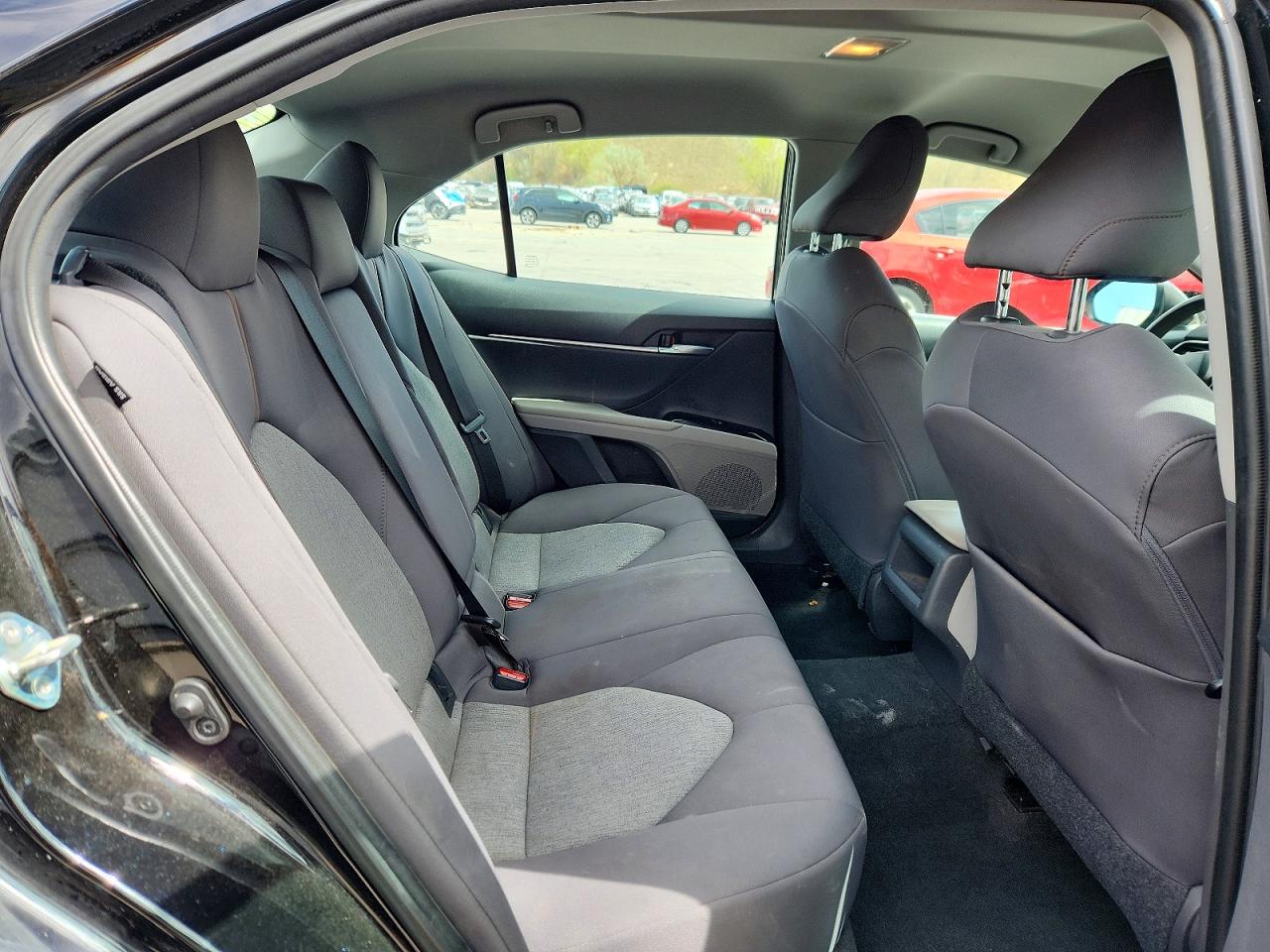 2020 TOYOTA CAMRY LE photo 19