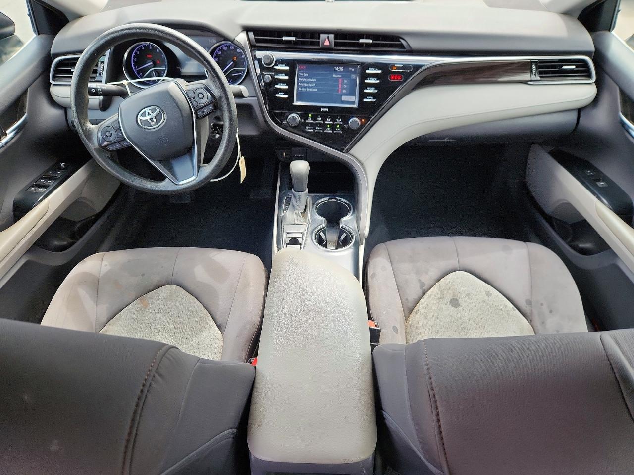 2020 TOYOTA CAMRY LE photo 15