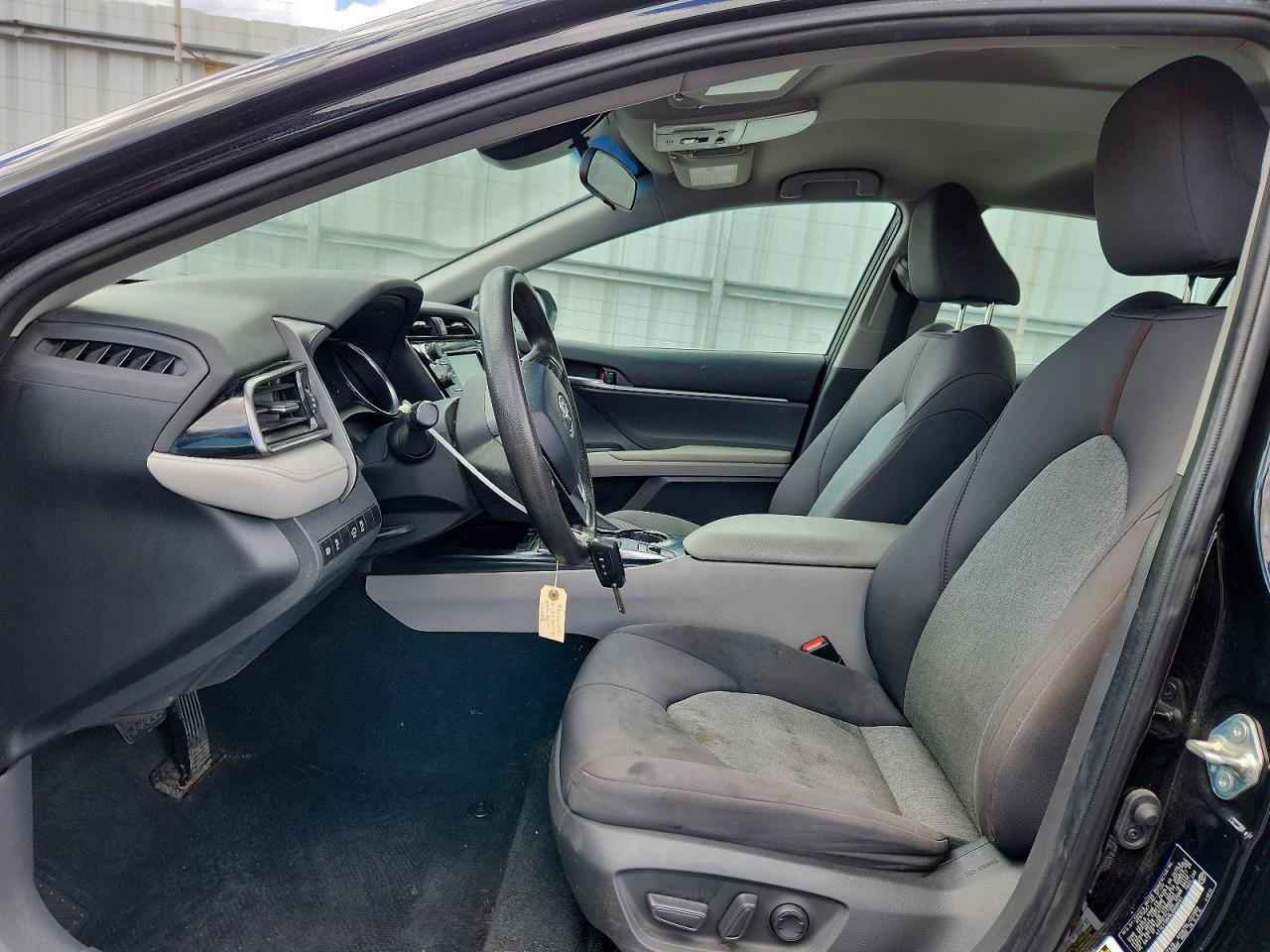 2020 TOYOTA CAMRY LE photo 13