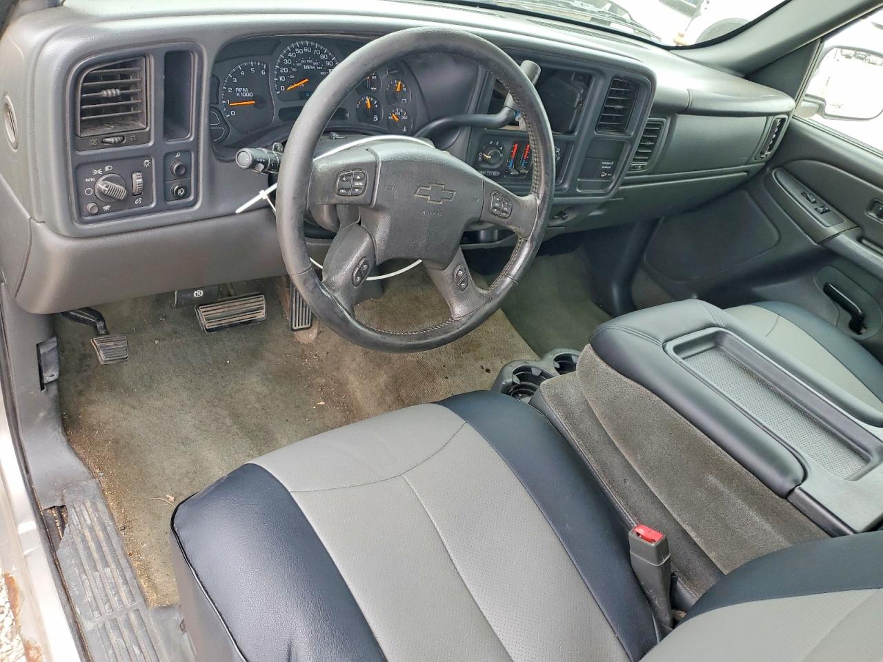 2004 CHEVROLET SILVERADO C1500 photo 22